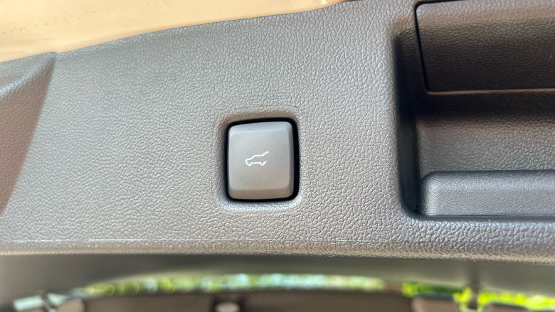 Ford Kuga 2.5 FHEV Sound Edition 5dr CVT Hybrid Estate